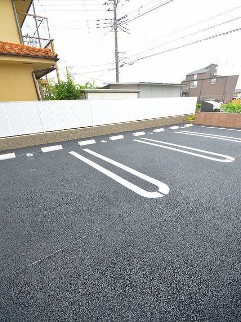 14/18 駐車場