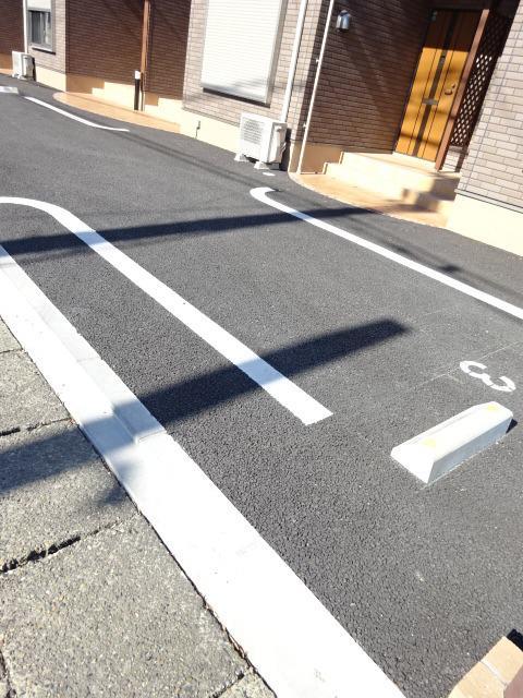 2/5 駐車場