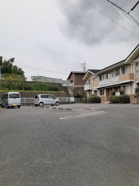 22/28 駐車場