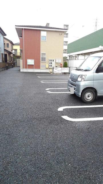 27/30 駐車場