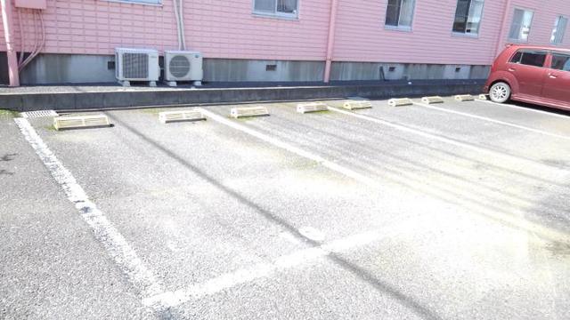 14/23 駐車場