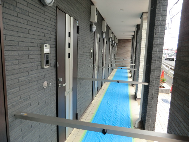 22/28 エントランス
