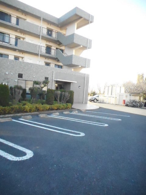 18/28 駐車場