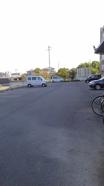 26/30 駐車場