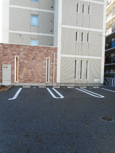 28/30 駐車場