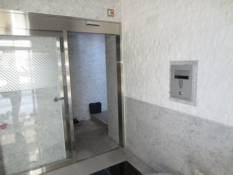 14/21 エントランス