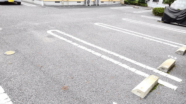 28/30 駐車場