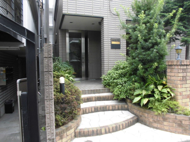 2/3 エントランス