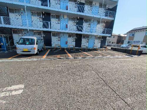 13/14 駐車場
