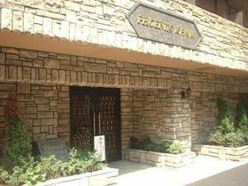 5/5 エントランス