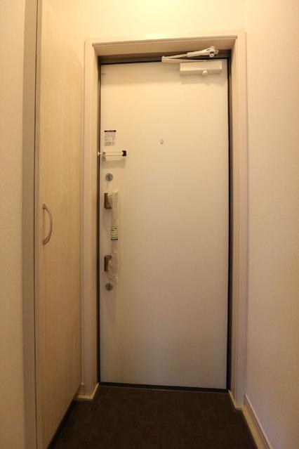 14/30 玄関