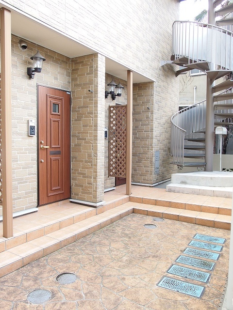 14/18 エントランス