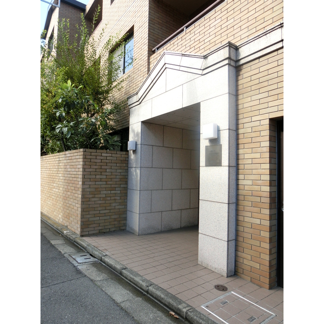 22/30 エントランス