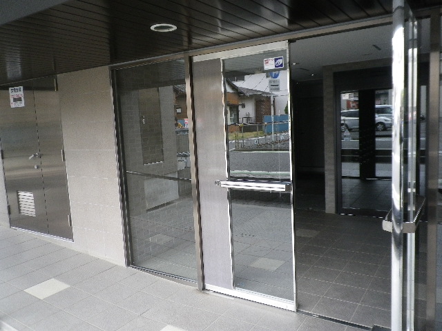 22/30 エントランス