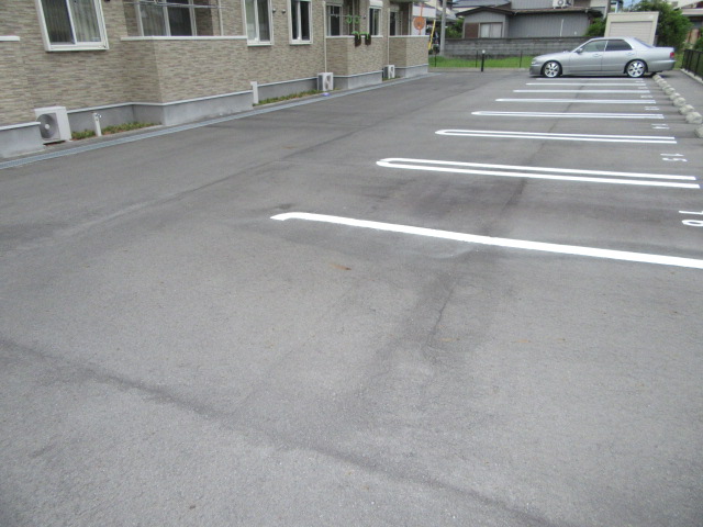 22/30 駐車場
