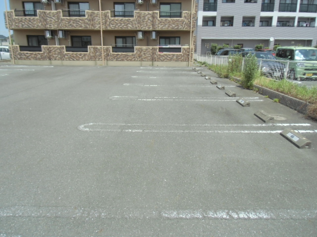 23/24 駐車場