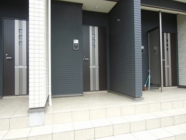 13/22 エントランス