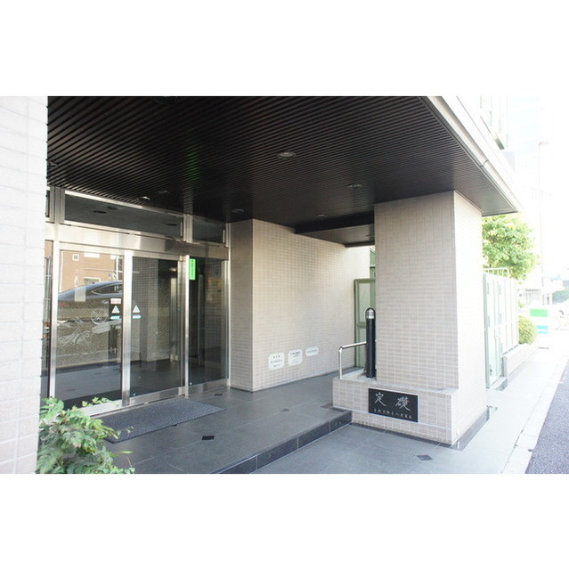 19/27 エントランス