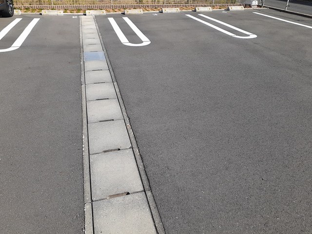 14/20 駐車場