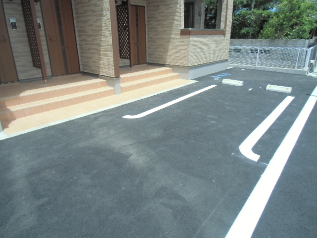 22/28 駐車場