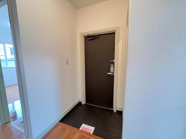 13/27 玄関