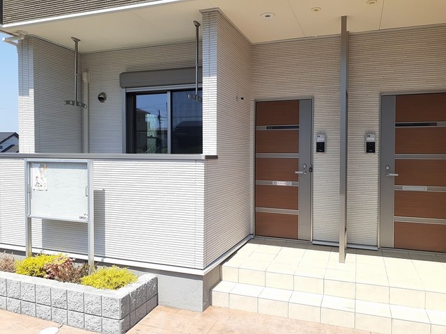 13/19 エントランス