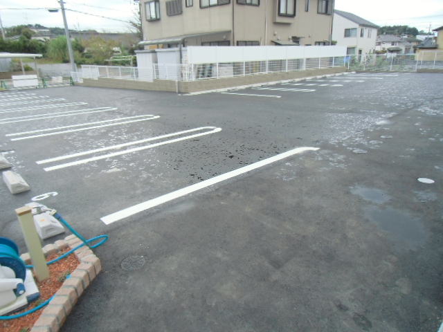 22/28 駐車場
