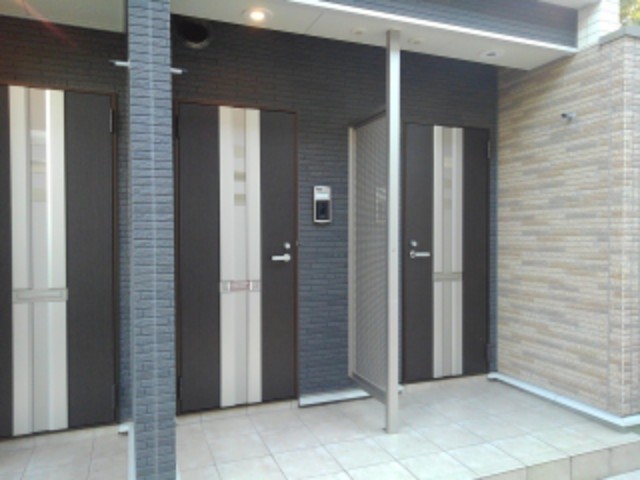 19/26 エントランス