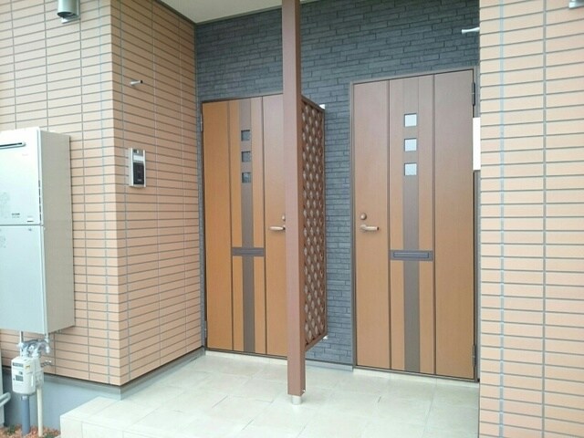 14/20 エントランス