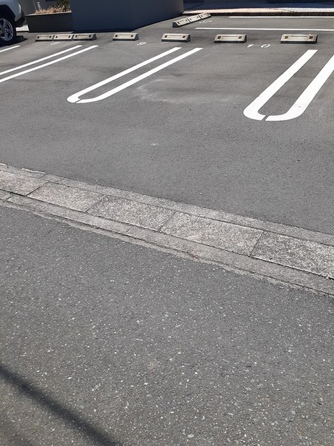 14/20 駐車場