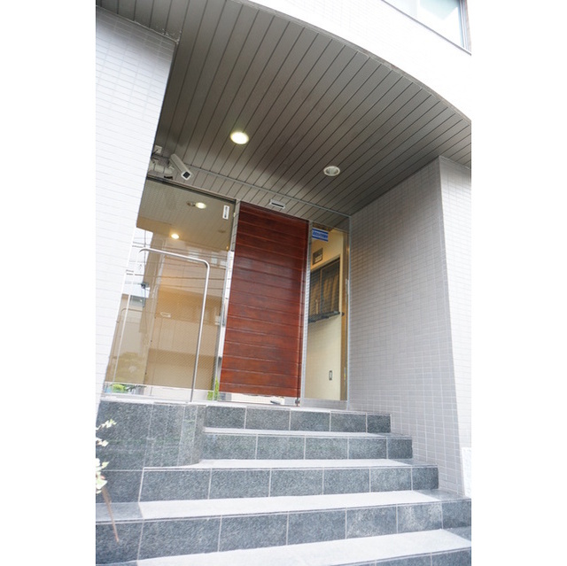 18/20 エントランス