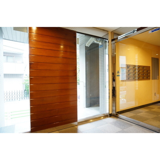 19/20 エントランス