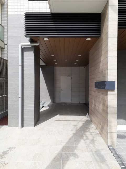 14/20 エントランス