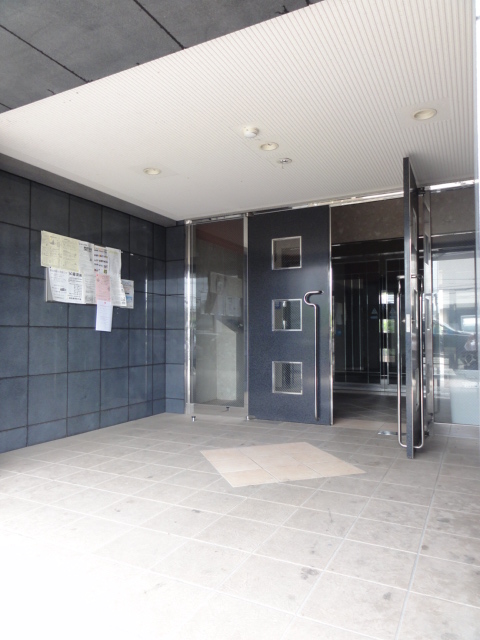 16/22 エントランス