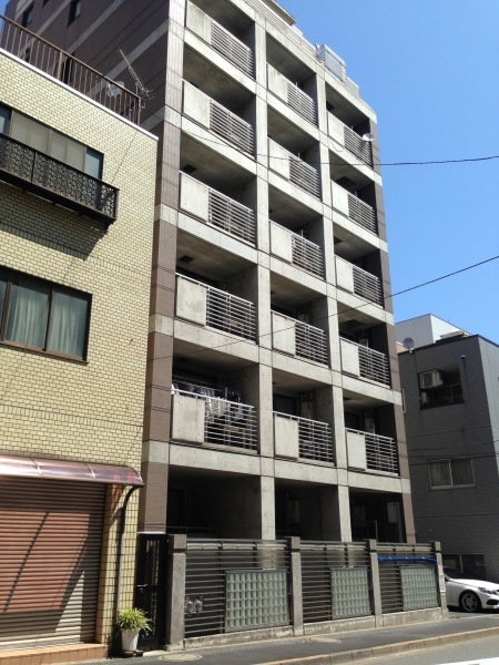 リバーレ九段南の外観