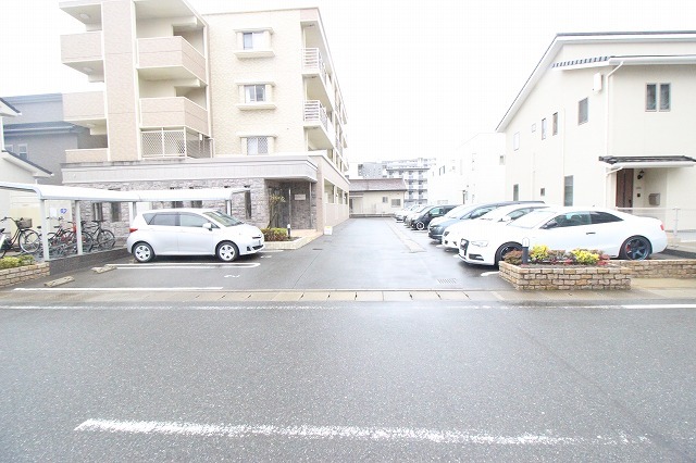 2/8 駐車場