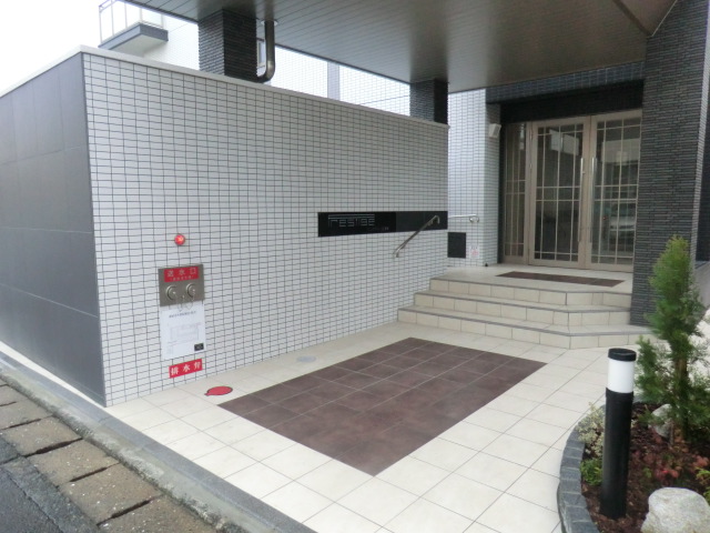 21/28 エントランス