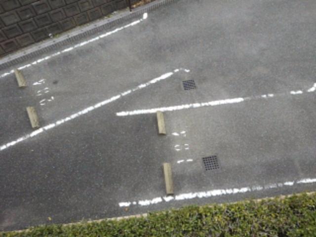 13/19 駐車場