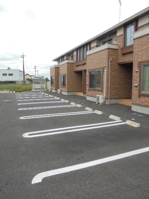13/19 駐車場