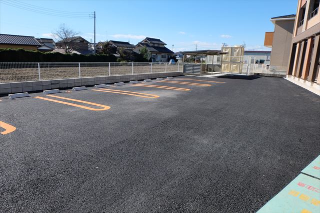 22/28 駐車場