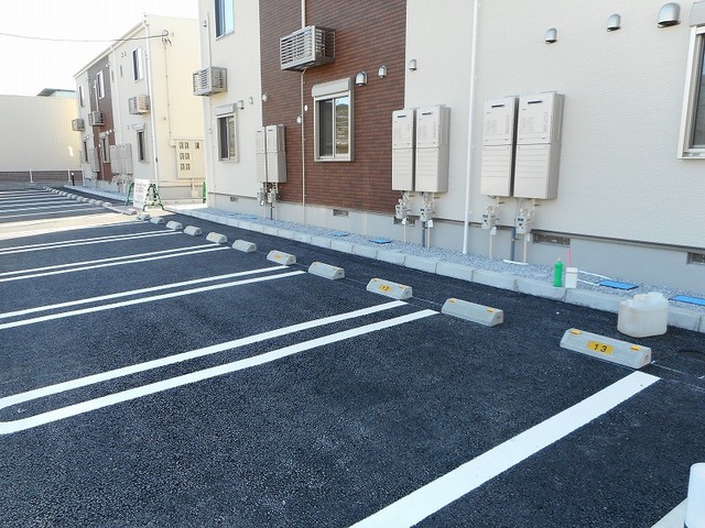 13/23 駐車場
