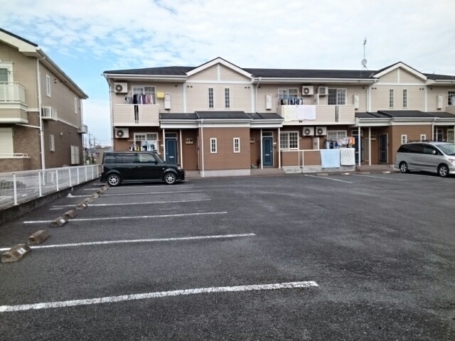 13/19 駐車場