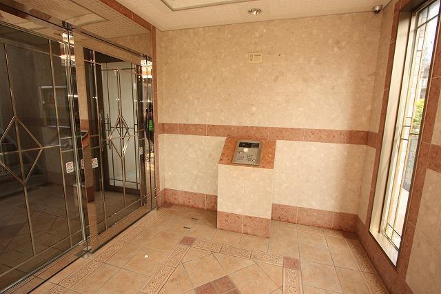 14/20 エントランス