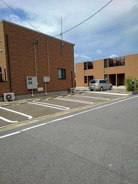 14/20 駐車場