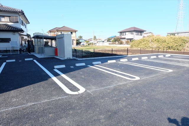21/28 駐車場