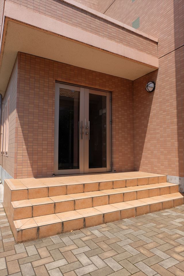 21/28 エントランス