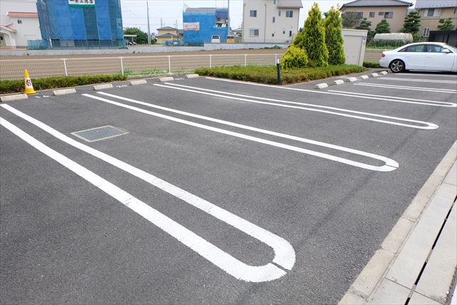 22/28 駐車場