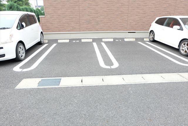 21/27 駐車場