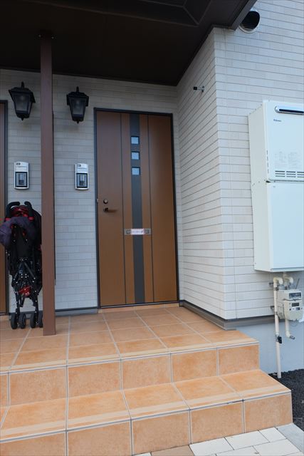 21/30 エントランス