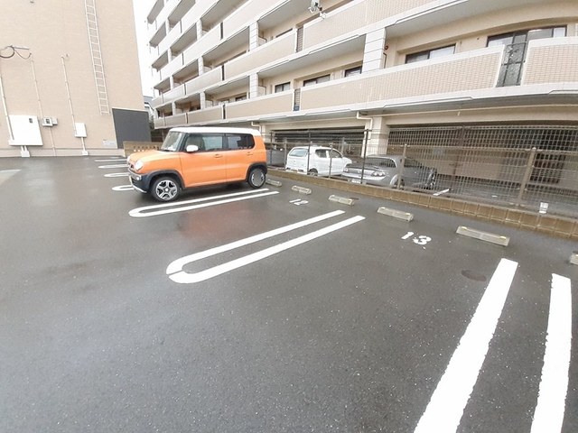 14/20 駐車場